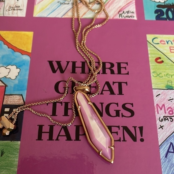 Kendra Scott Cassidy Pink Stone Pendant Necklace - Picture 2 of 4